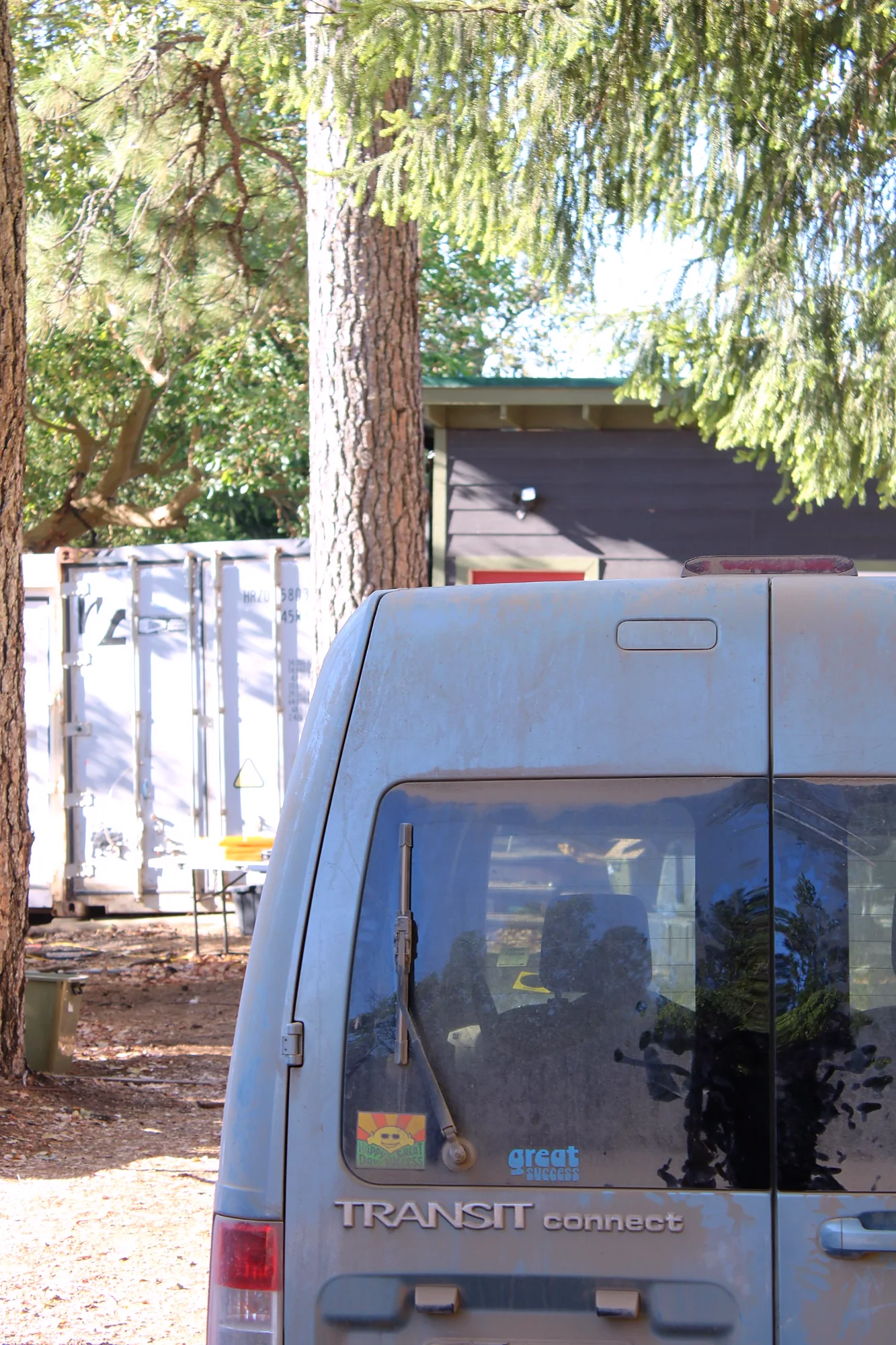 HappyDay Farms trusty food delivery van